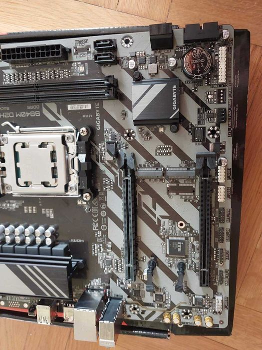 AMD Ryzen 5 7600X + Gigabyte B840M D2H /ново с гаранция/