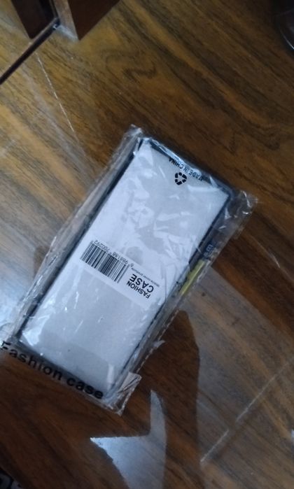 Не распакованный чехол с красивым котиком для redmi note 14 pro