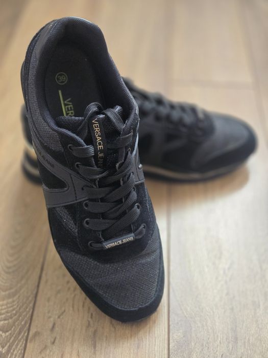 Оригинални сникърси Versace  в черно и златно