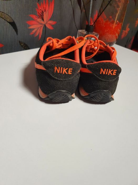 Adidasi nike din piele