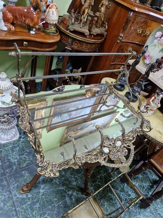 Стара уникална  английска бронзова закачалка с огледало и чадърник