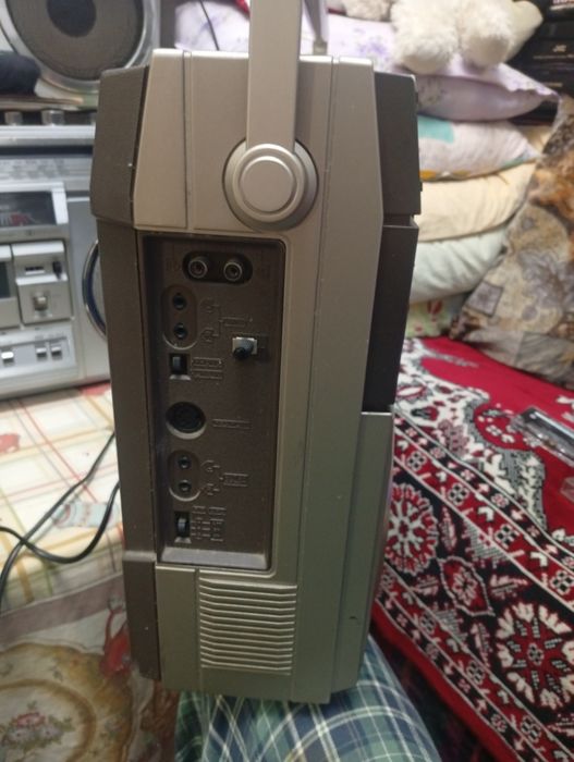 Radio caset Hitachi TRK8600E Japan original