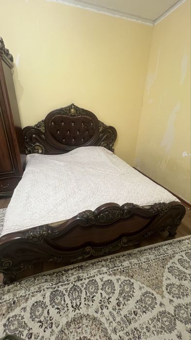 Продам спальный гарнитур в наборе