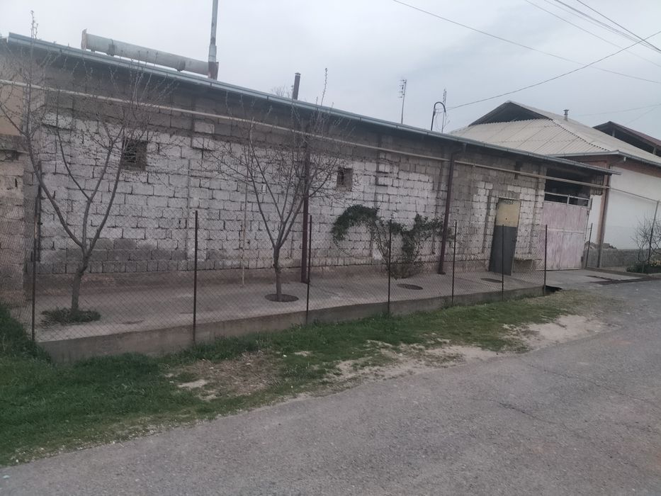 Ушаска сотилади  5.5 сотик