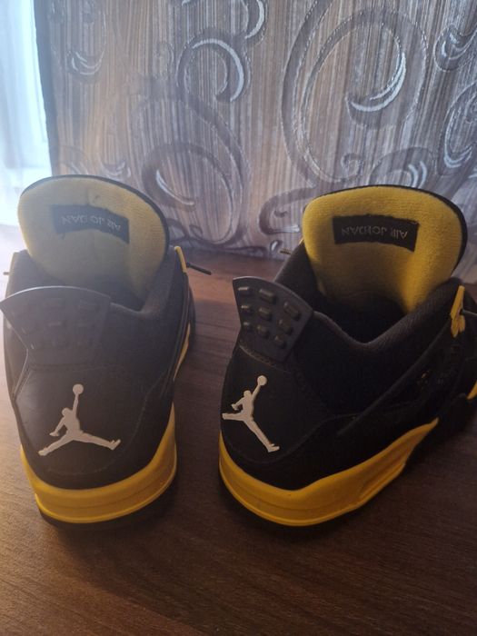 Jordan 4 yellow thunder