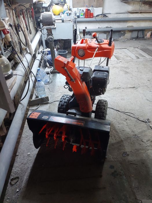 Снегоуборочная машина