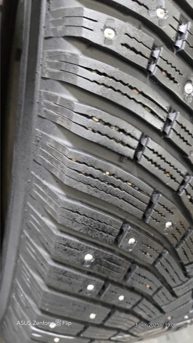 Continental IceContact 3 285/60 R18