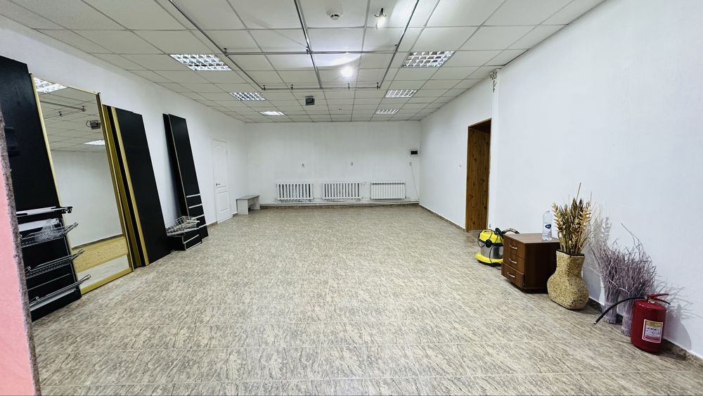 Сдам в аренду бокс 50 квадратов и офисные помещения
