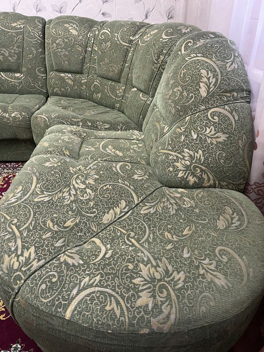 Угловой диван для гостиной