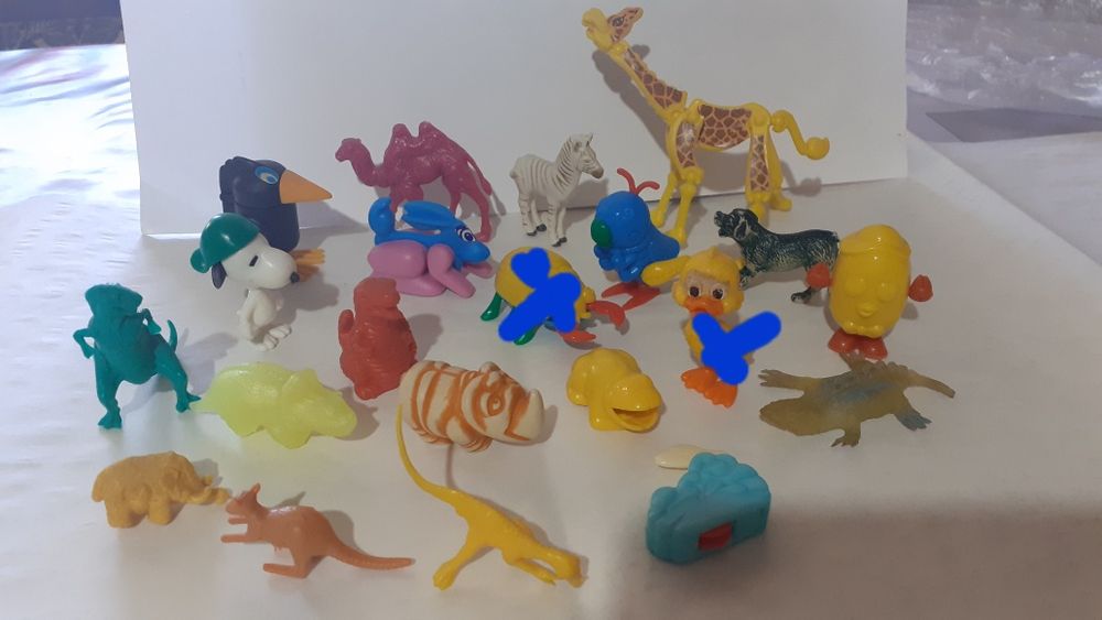 Играчки от шоколадови яйца и други