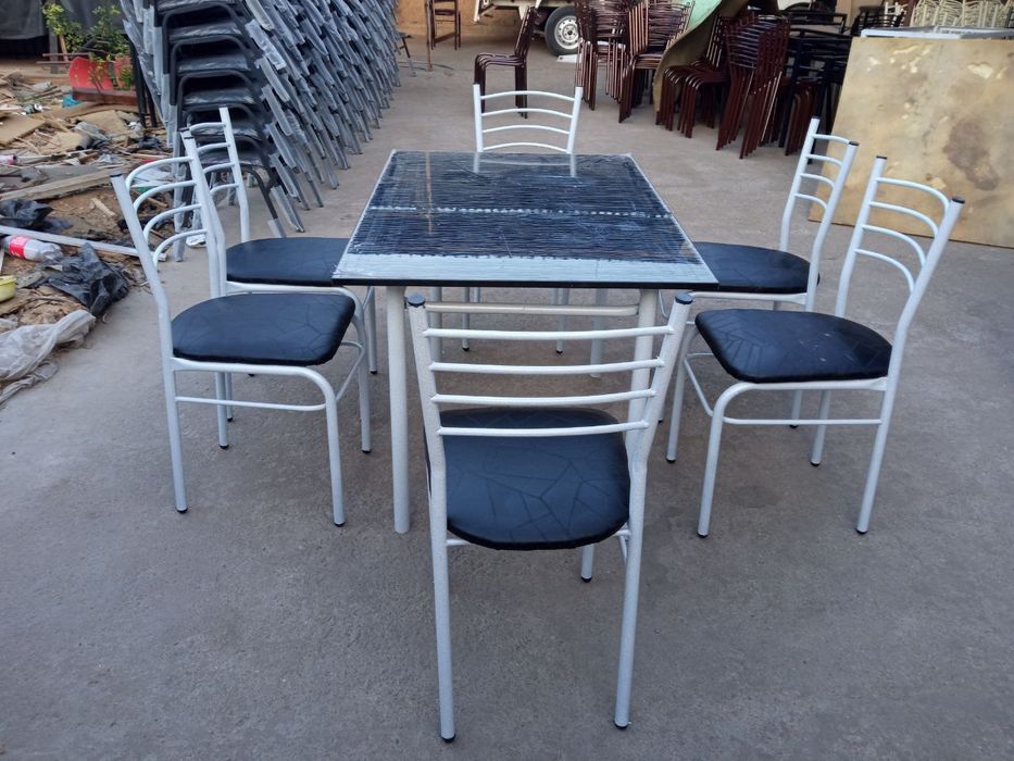 Столы и стулья кухонные кафе столовые