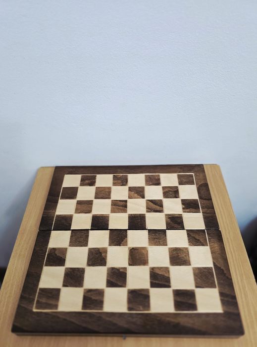 Tablă de șah din lemn fabricata in Romania.Latura 32 cm