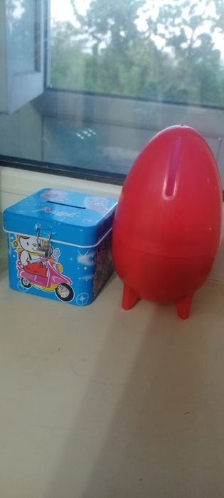 Копилки разные и часы