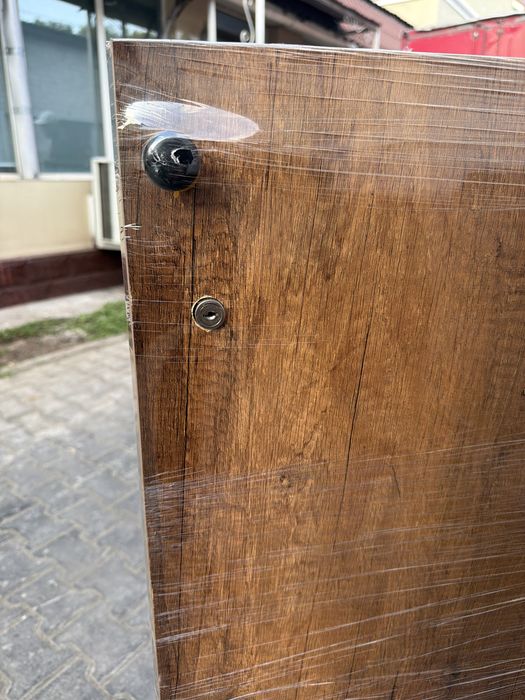 Продаю мебельный шкафчик для одежды