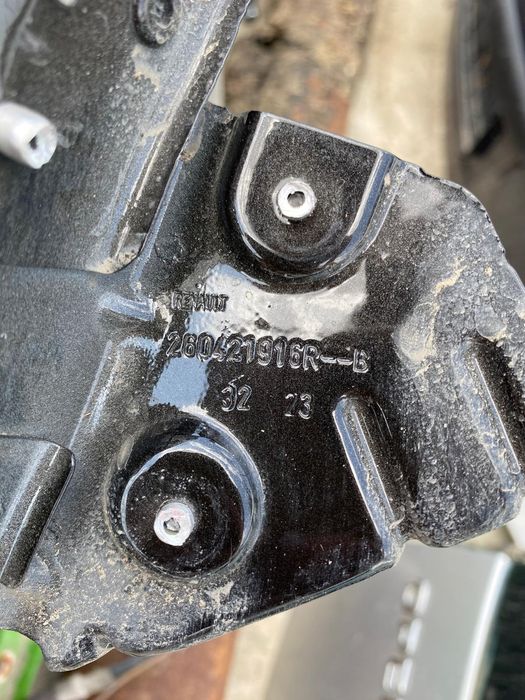 Aripa dreapta Dacia Logan III Cod 260421916R