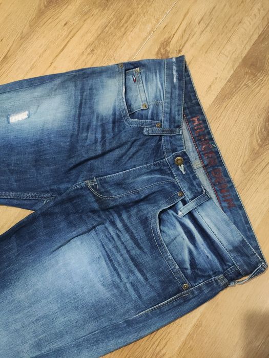 Blugi Tommy Hilfiger mărimea 34x36