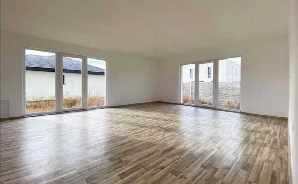 Vand casa modulara pe structurametalica tip modern la cheie, pret avantajos