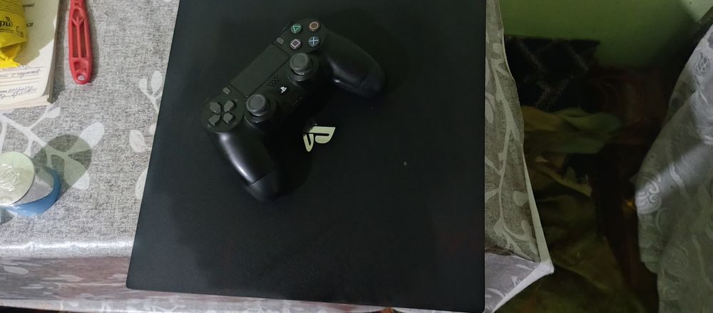 Пс 4 про  холатига Гап ёк