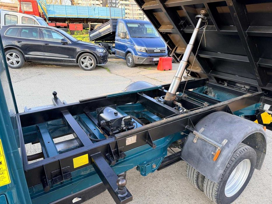 Mercedes Sprinter 415 / 3,5 T / basculabila pe cutie