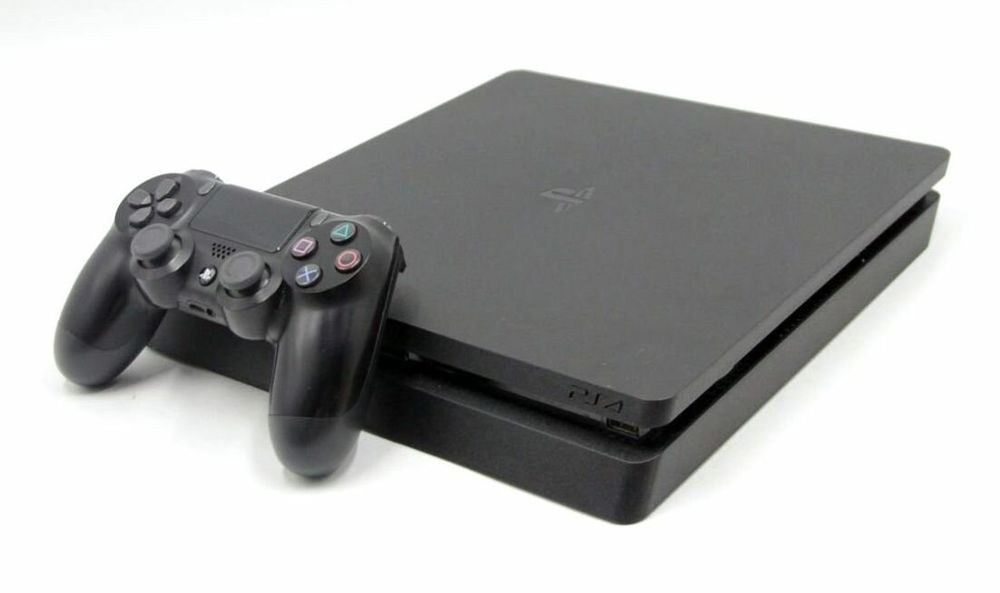 PS4 SLIM sotiladi ideal holadta 2 ta joystik bor