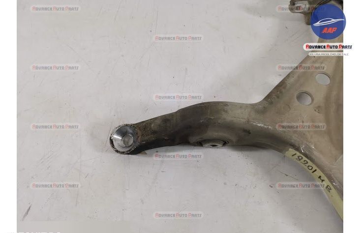 Ляв преден носач / Lqv Peren Nosach Mercedes-Benz M-Class W166 Оригина