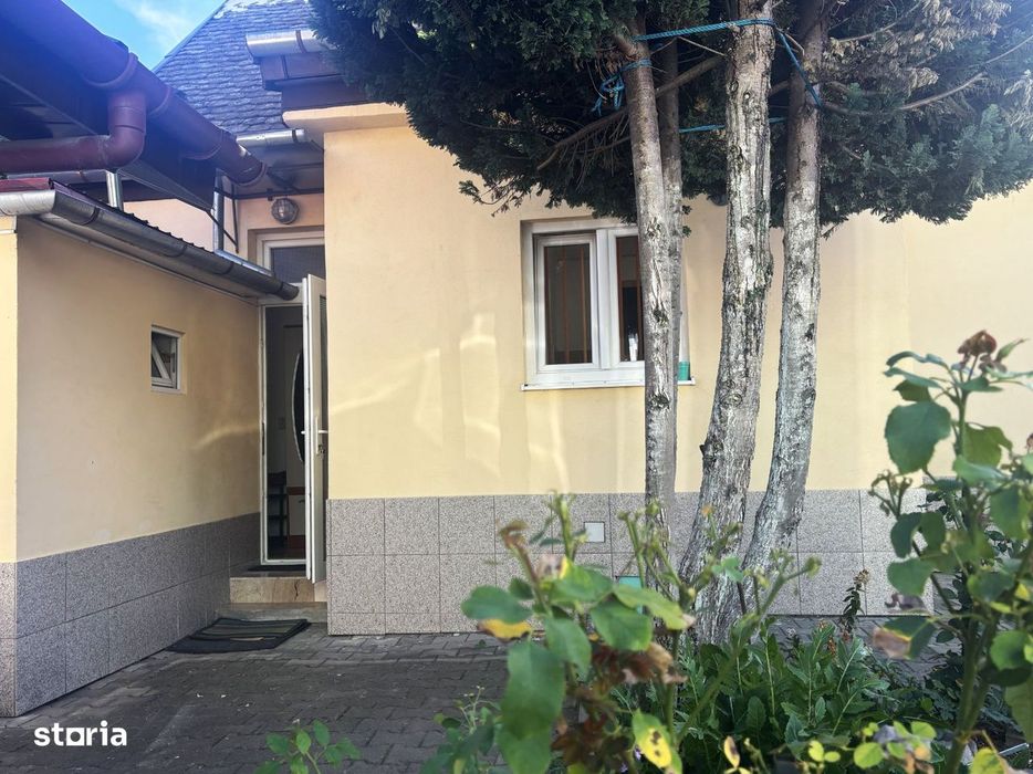 Apartament la casă, 2 camere, zona Lupeni