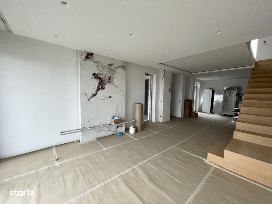 Casa insiruita DE LUX cu 4 cam/120mp! TERASA PANORAMICA! Str. Voronet!