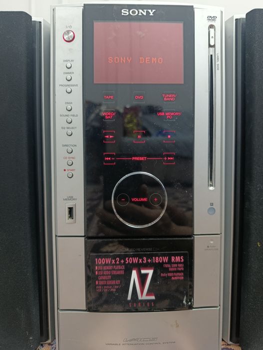 Продам оригинальный музыкальный центр Sony.