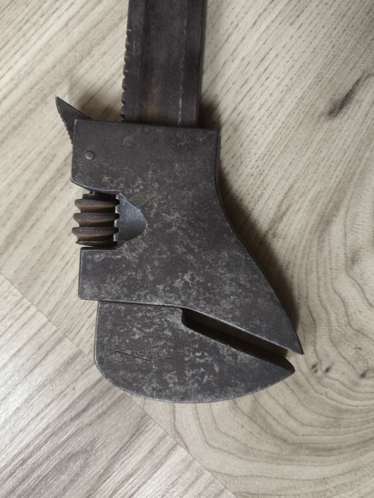 Стар гаечен ключ произведен от старата немска фирма  Zerem