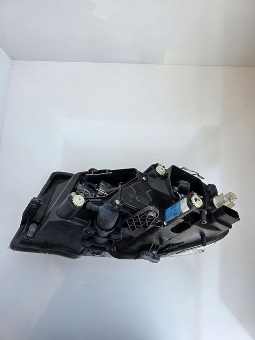 Десен фар Skoda Superb I 3U4