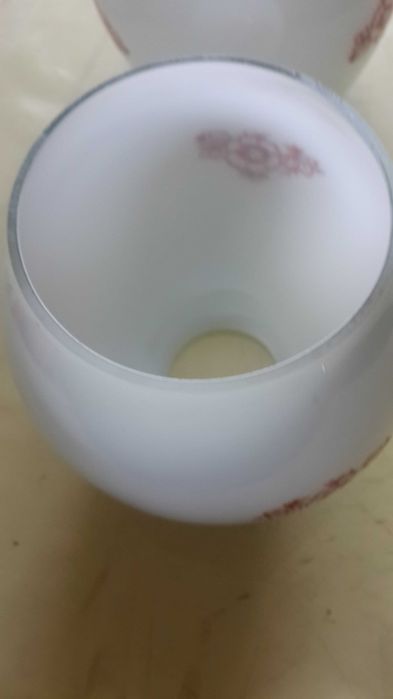 Стеклянные плафоны.