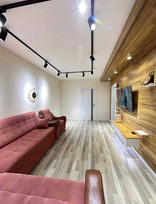 Продаётся 2в3/3/5 на ул.Саламатина 56м2