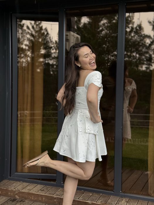 Платье НОВОЕ со стразами