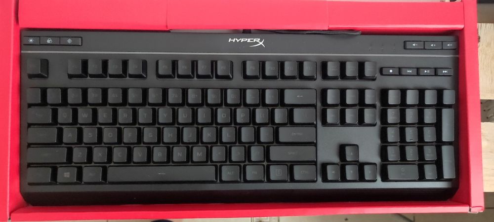 Hyperx Alloy Core RGB, Logitech G102, Blody J95