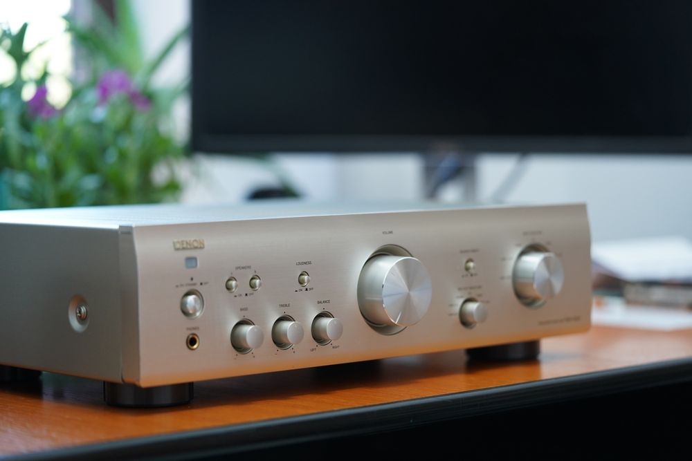 Vând / schimb amplificator Denon PMA-700AE