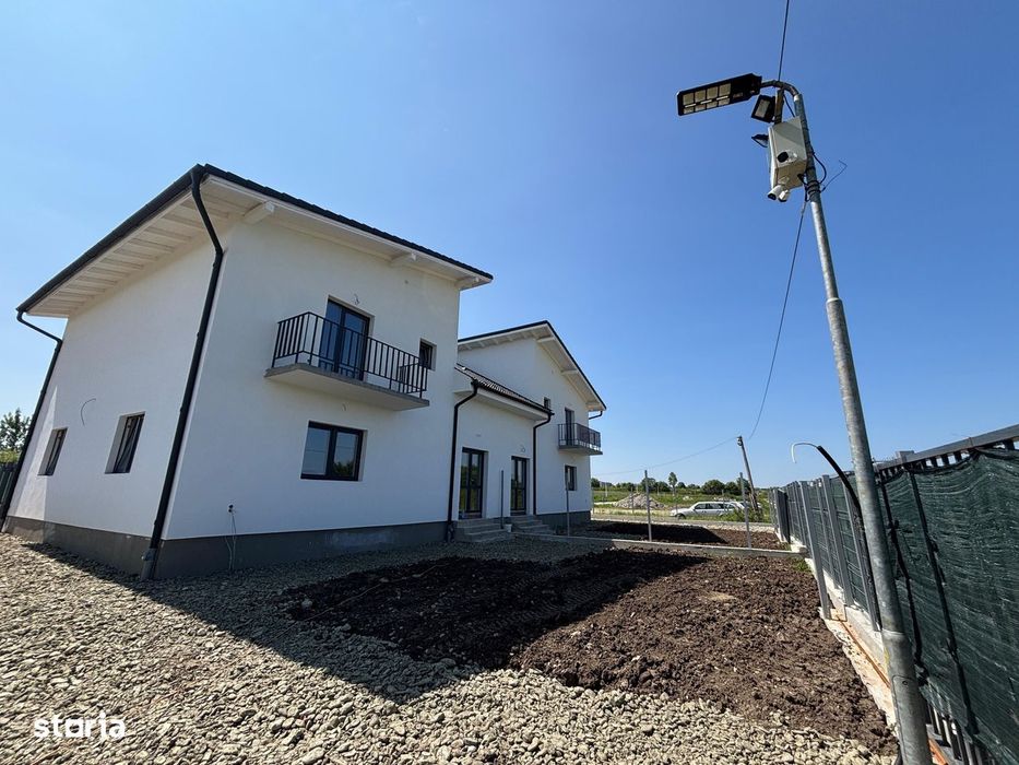 Viața la casă, liniște și munți la orizont – Duplexuri noi în Mohu