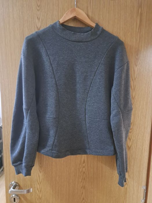 Жилетка H&M,запазена.Зелена блуза H&M-размер s-m.Сива блуза-вталена кройка-ONLY-размер-M м