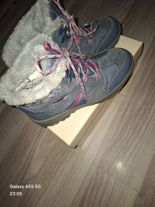 Продам кожаные зимние ботинки "Юничел"