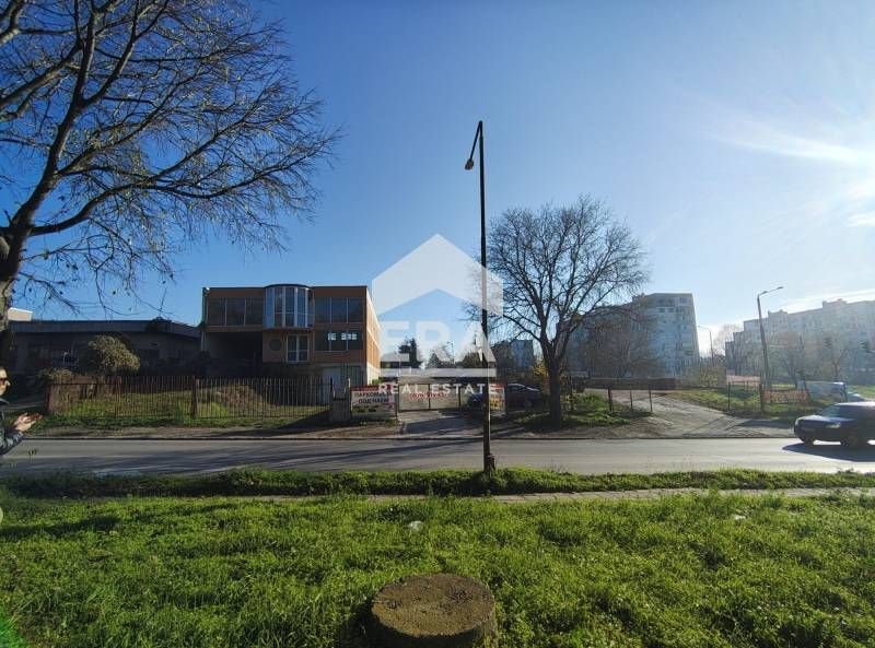 Ексклузивен урегулиран поземлен имот за продажба, с лице 10 м на ул. А