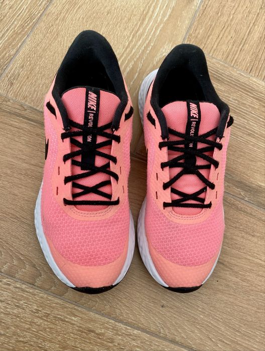 Nike Revolution 5 m36
