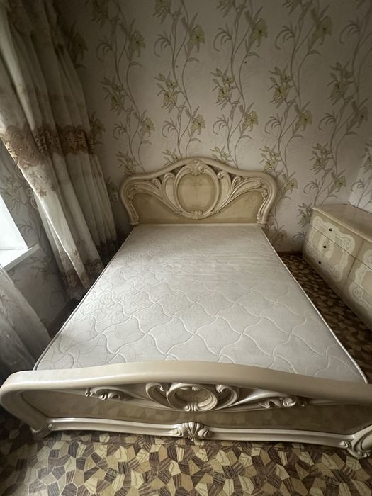 Продаем старую мебель