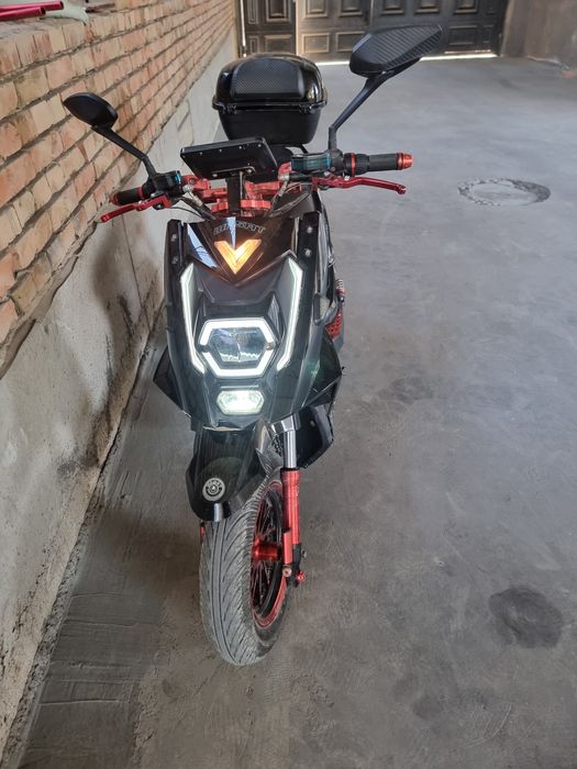 Redlayn skuter sotiladi 600$