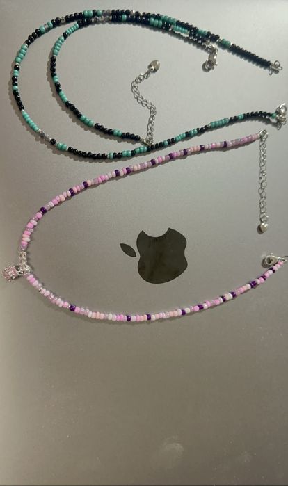 Розовый чокер с кулоном