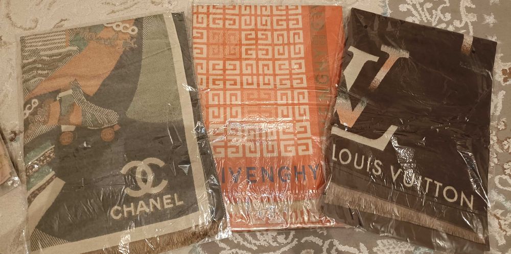 Әйелдерге арналған сәнді шарф.