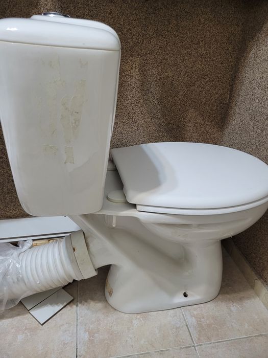 Продаю срочно Унитаз