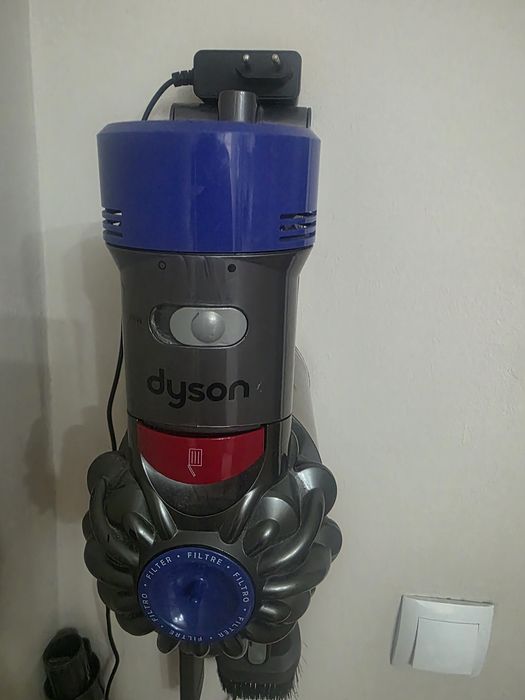 Пылесос Dyson v 7