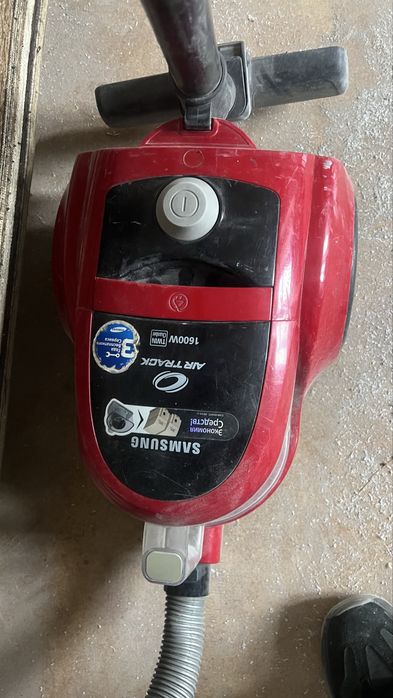 Продам пылесос.          .