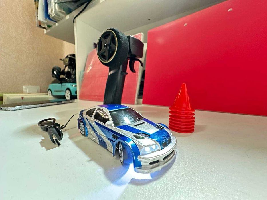 Продаю дрифт машинку, привез с России