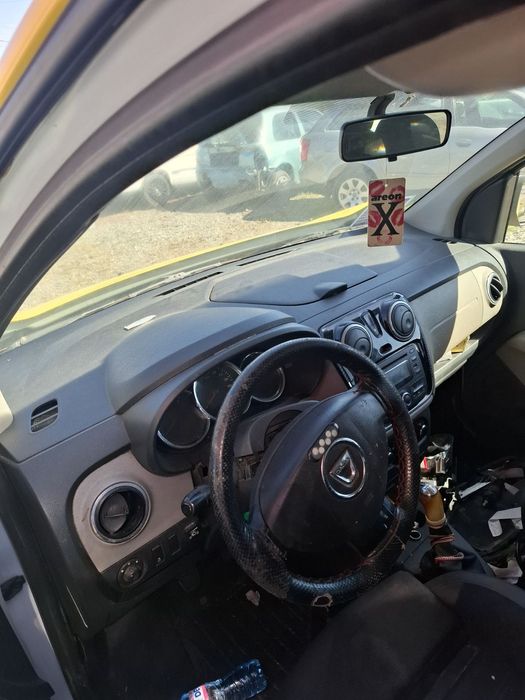 Dacia Lodgy 1.6 бензин 86 к.с. 2013г.