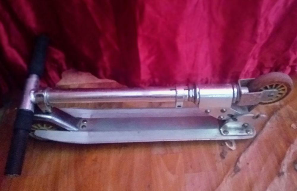 Продам самокат металлический